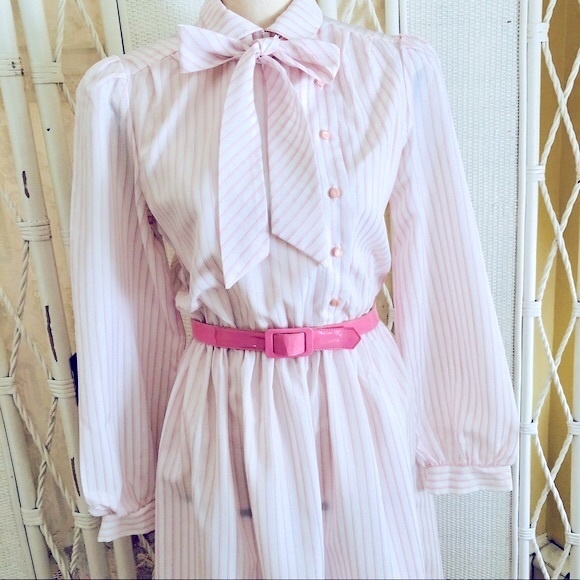 VINTAGE 70s Dress White Pink Stripes Bow Tie Belted size 10 - Picture 3 of 16